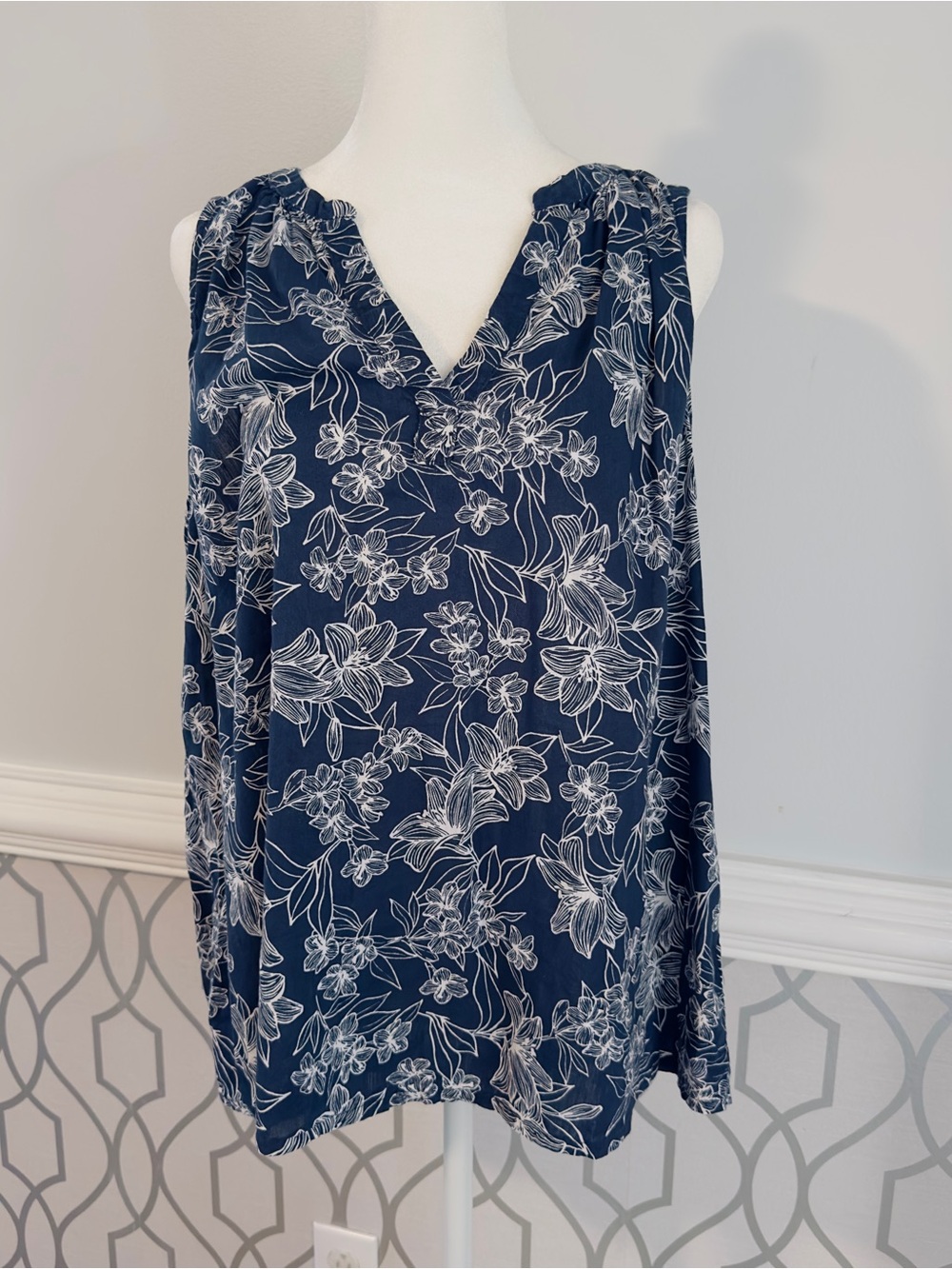 St. John's Bay Womans Tank Top Sleeveless V-Neck Summer Cotton Mix Blue White